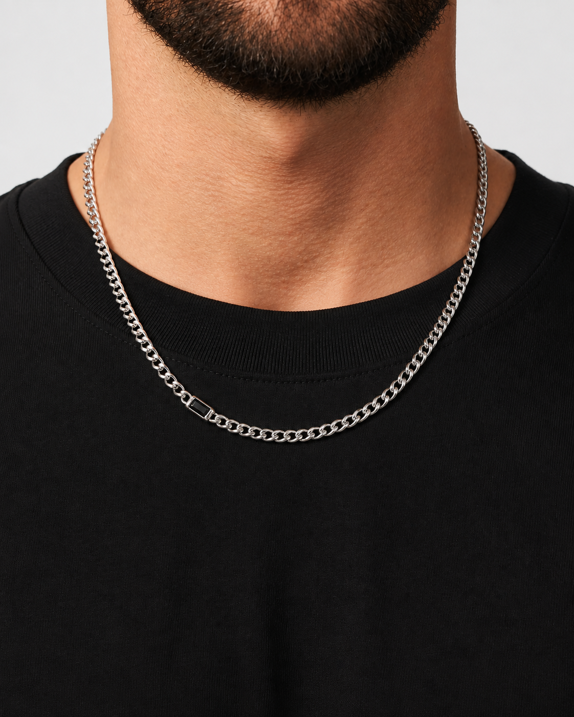 Corrente Black Accent aço inoxidável Eloz Studio - com modelo