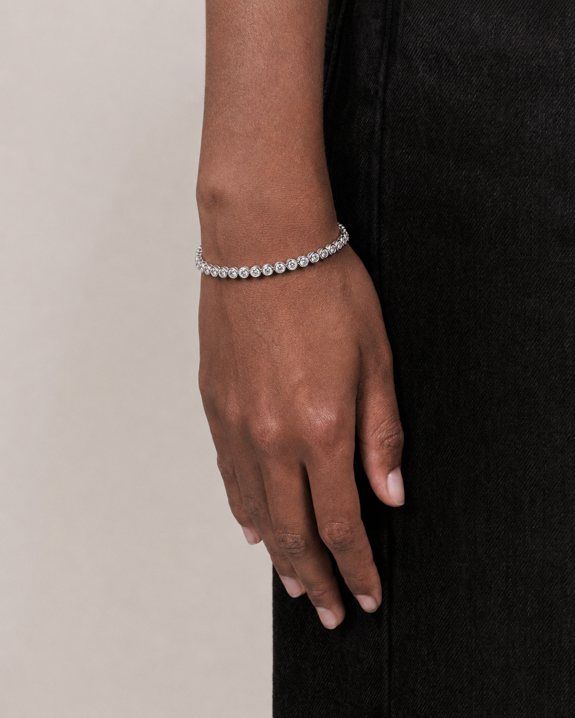 Pulseira GemStone aço inoxidável Eloz Studio - com modelo