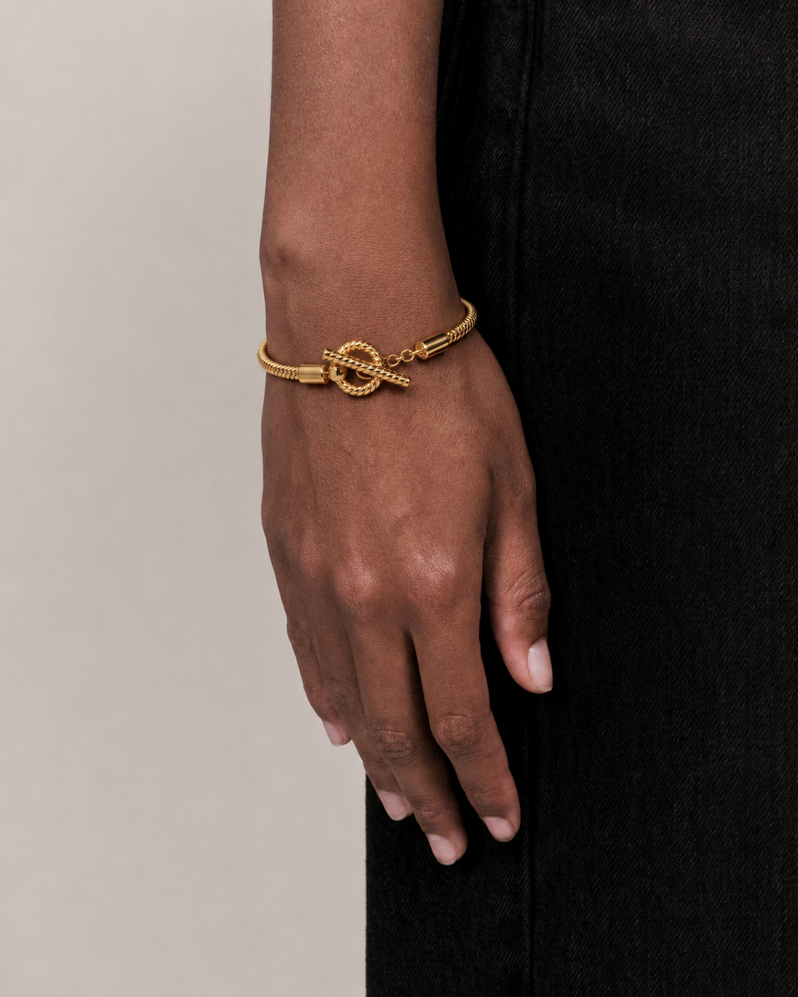 Pulseira Gleam aço inoxidável Eloz Studio - com modelo